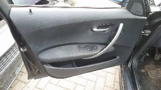 BMW 1-serie 2004 116i E87 N45B16A Zwart 668 onderdelen picture 15