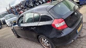 BMW 1-serie 2004 116i E87 N45B16A Zwart 668 onderdelen picture 3