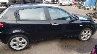 Alfa Romeo 147 2007 1.6 16v AR37203 Zwart 601 onderdelen picture 9