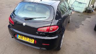 Alfa Romeo 147 2007 1.6 16v AR37203 Zwart 601 onderdelen picture 8