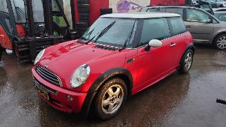 Mini Mini 2004 1.6 16v W10B16A Rood 851 onderdelen picture 1
