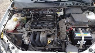 Ford Focus 2002 1.6 16v FYDD Grijs Moondust Silver onderdelen picture 9