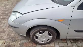 Ford Focus 2002 1.6 16v FYDD Grijs Moondust Silver onderdelen picture 2