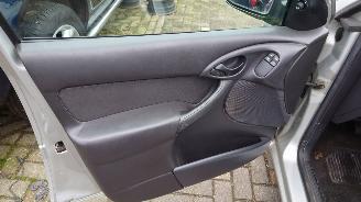 Ford Focus 2002 1.6 16v FYDD Grijs Moondust Silver onderdelen picture 10