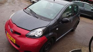 occasione autovettura Toyota Aygo 2007 1.0 12v 1KRFE Grijs 1E0 onderdelen 2007/1
