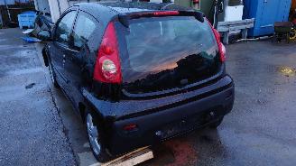 Peugeot 107 2006 1.0 12v 1KRFE Zwart EXZ onderdelen picture 4