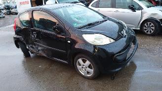 Peugeot 107 2006 1.0 12v 1KRFE Zwart EXZ onderdelen picture 6