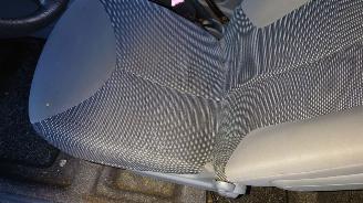 Peugeot 107 2006 1.0 12v 1KRFE Zwart EXZ onderdelen picture 12