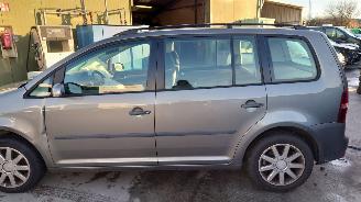 Volkswagen Touran 2007 1.6i BSE JJT Grijs LD7S onderdelen picture 3