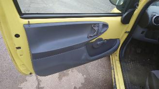 Peugeot 107 2006 1.0 12v 1KRFE Geel KBL onderdelen picture 10