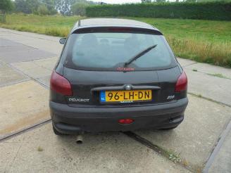 Peugeot 206 206 (2A/C/H/J/S), Hatchback, 1998 / 2012 1.6 16V picture 3