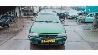 Vrakbiler auto Opel Astra Astra F Caravan (51/52), Combi, 1991 / 1998 1.6i 1997/1