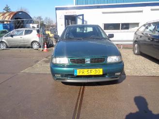 Seat Cordoba Cordoba (6C2/6K2) Sedan 1.6i CLX,GLX,SE,Latino,SX (1F) [55kW]  (05-1994/06-1999) picture 1