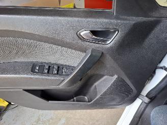 Renault Kangoo 1300 tce Luxe  5persoons 27000km rijdend incl btw NL kenteken picture 13