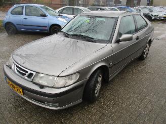 Coche accidentado Saab 9-3 2.0t se coupe 2001/9