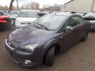 krockskadad bil auto Ford Focus cc 2007/1