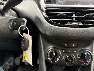 Peugeot 208 1.2 Blue Lease 2017 Navi Airco 5DRS picture 12