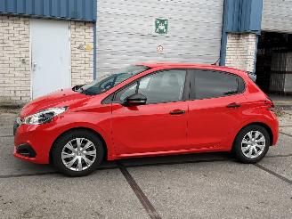 Peugeot 208 1.2 Blue Lease 2017 Navi Airco 5DRS picture 2