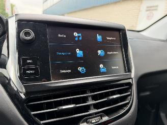Peugeot 208 1.2 Blue Lease 2017 Navi Airco 5DRS picture 14