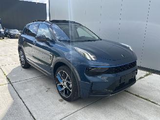 Lynk & Co 01  picture 2