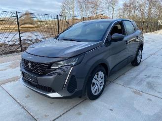 Voiture accidenté Peugeot 3008 1.2  Pure Tech Allure -NAVI-PDC-CAMERA 2021/6