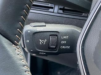 Peugeot 3008 1.2  Pure Tech Allure -NAVI-PDC-CAMERA picture 15