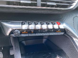 Peugeot 3008 1.2  Pure Tech Allure -NAVI-PDC-CAMERA picture 16