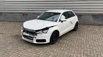 skadebil auto Audi A1 A1 Sportback (8XA/8XF), Hatchback 5-drs, 2011 / 2018 1.0 TFSI Ultra 12V 2018/6