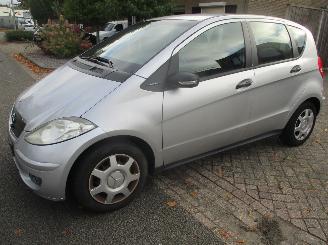 krockskadad bil auto Mercedes A-klasse 180 AIRCO 2006/8
