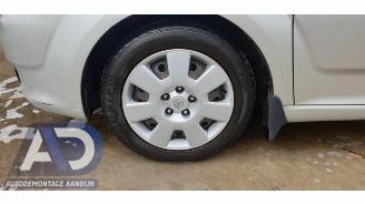 Toyota Corolla-verso Corolla Verso (R10/11), MPV, 2004 / 2009 2.2 D-4D 16V picture 9