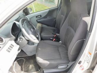 Nissan Pixo 1.0 picture 9