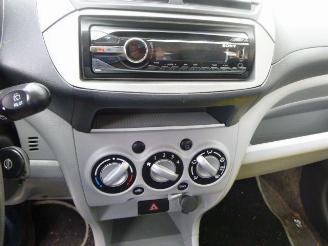 Nissan Pixo 1.0 picture 18