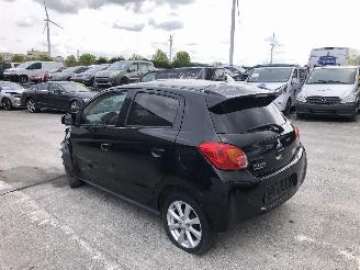 krockskadad bil auto Mitsubishi Space-star 1.2 2013/7