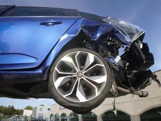 Renault Mégane Grandtour 1.2T   GT LINE picture 23