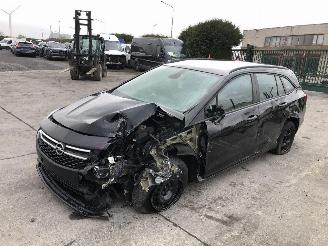 Opel Astra 1.6 CDTI picture 4