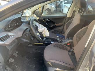 Peugeot 2008 1.2   ACTIVE picture 10