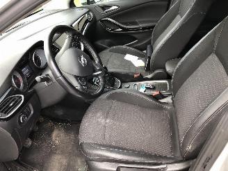 Opel Astra 1.0   INNOVATION picture 12