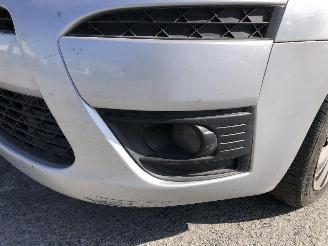 Citroën C4-picasso 1.6 HDI picture 9