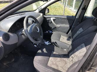 Dacia Sandero 1.4 picture 5