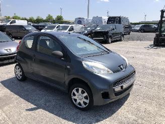 Peugeot 107 1.0 picture 2