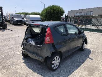 Peugeot 107 1.0 picture 4