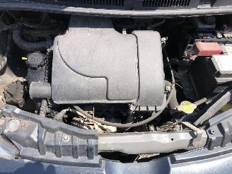 Peugeot 107 1.0 picture 8