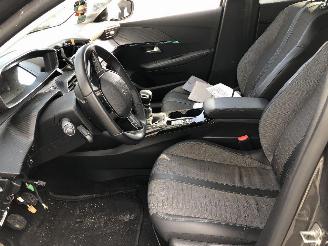 Peugeot 208 1.2 TURBO picture 8