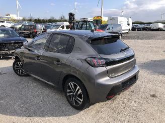 Peugeot 208 1.2 TURBO picture 2