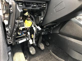 Peugeot 208 1.2 TURBO picture 17