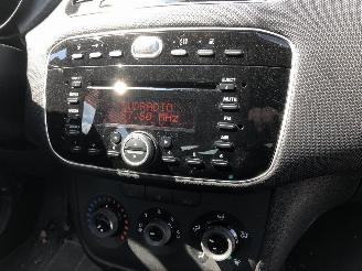 Fiat Punto 1.4 picture 17