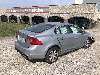 Vrakbiler auto Volvo S-60 2.0 D 2012/1