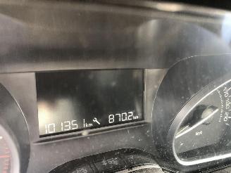 Peugeot 208 1.2 picture 18