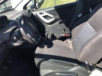 Peugeot 208 1.2 picture 6