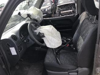 Suzuki Jimny 1.3   4X4 picture 11